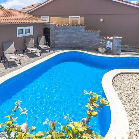 Haus Tomas By Interhome Vikendica *