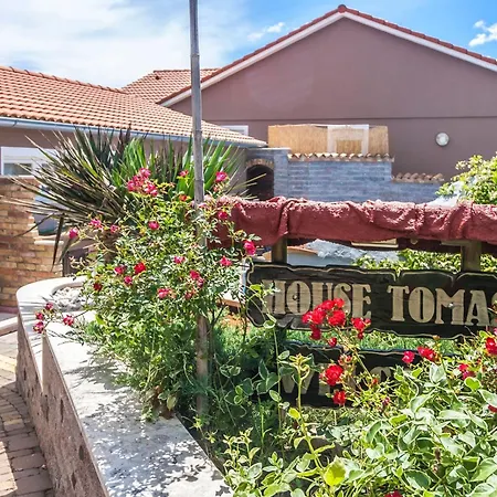 Haus Tomas By Interhome