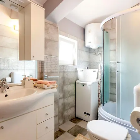 Haus Tomas By Interhome * Marčana